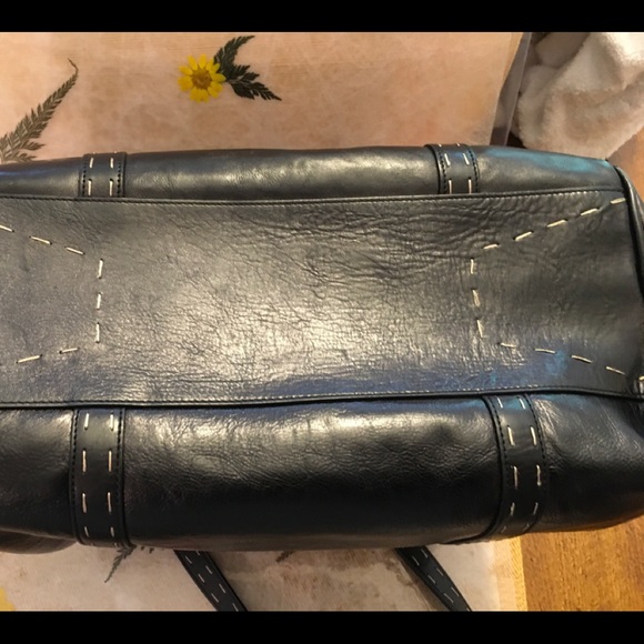 Gorgeous Large Vintage Designer Bag - Picture 3 of 7